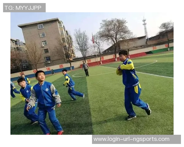 足球少年宝贝的成长之路与梦想追逐的精彩故事